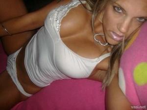 Julissa from Maine is interested in nsa sex with a nice, young man